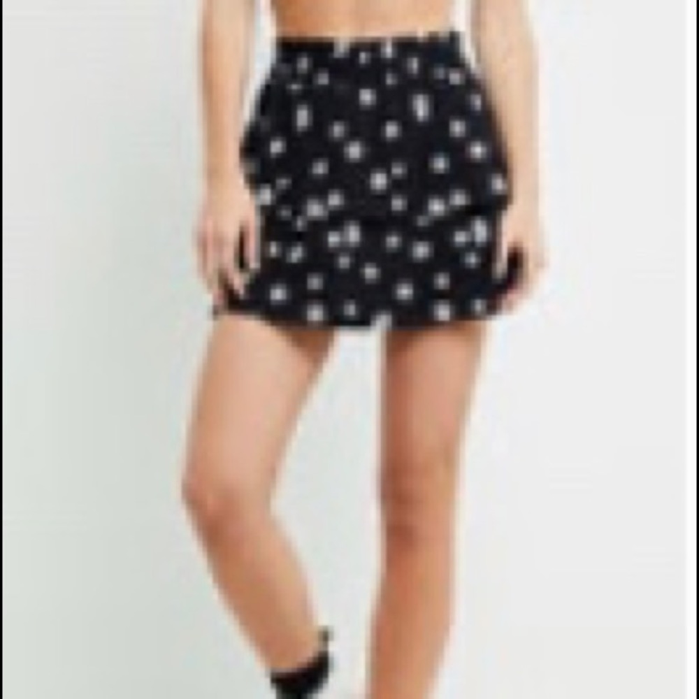 Me to we pacsun skirt